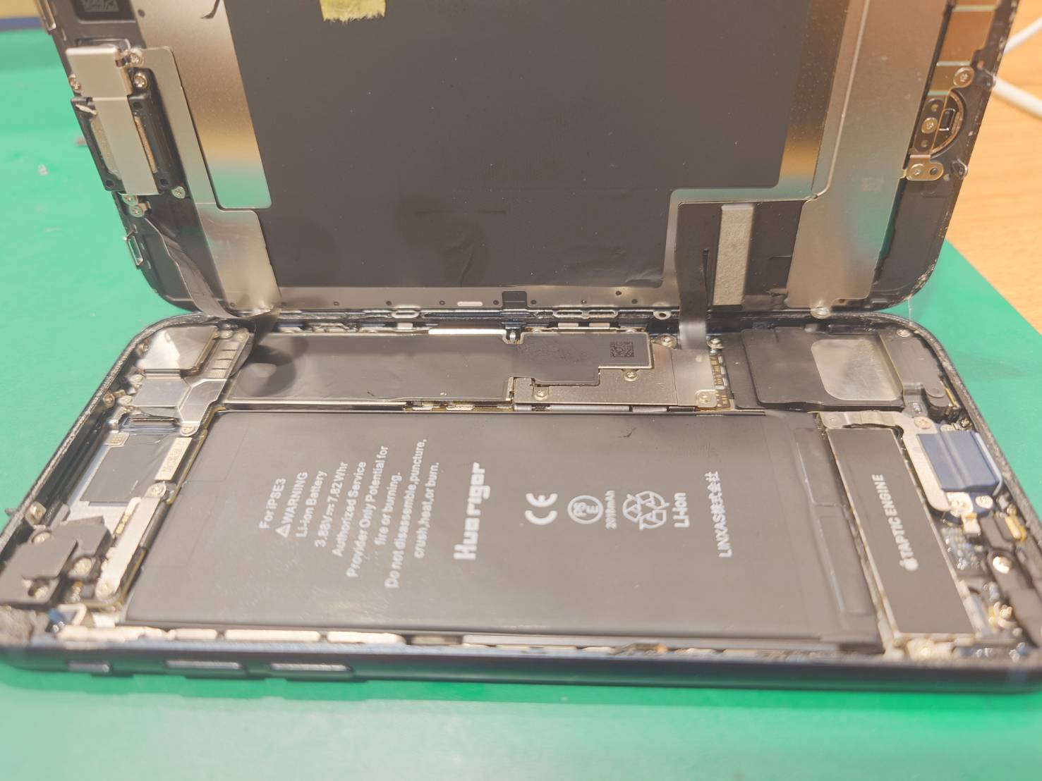 【三田よりご来店】iPhoneSE3のバッテリー交換修理をご依頼いただきました！